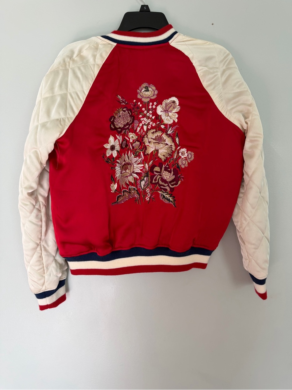 American Eagle Floral Embroidered Bomber Jacket M Red Satin Quilted Varsity - Picture 3 of 6